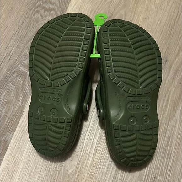 CROCS Classic Olive Clogs - Picture 3 of 3